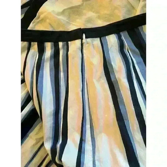 Vintage Talbots Skirt Blue White Striped size 10 Womens
100% Cotton skirt/liner - Picture 4 of 7